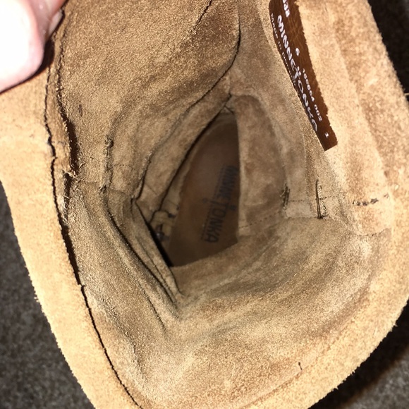 Minnetonka  genuine suede leather boots /fringe- Sz 6. Excellent condition! $16 - Picture 8 of 13